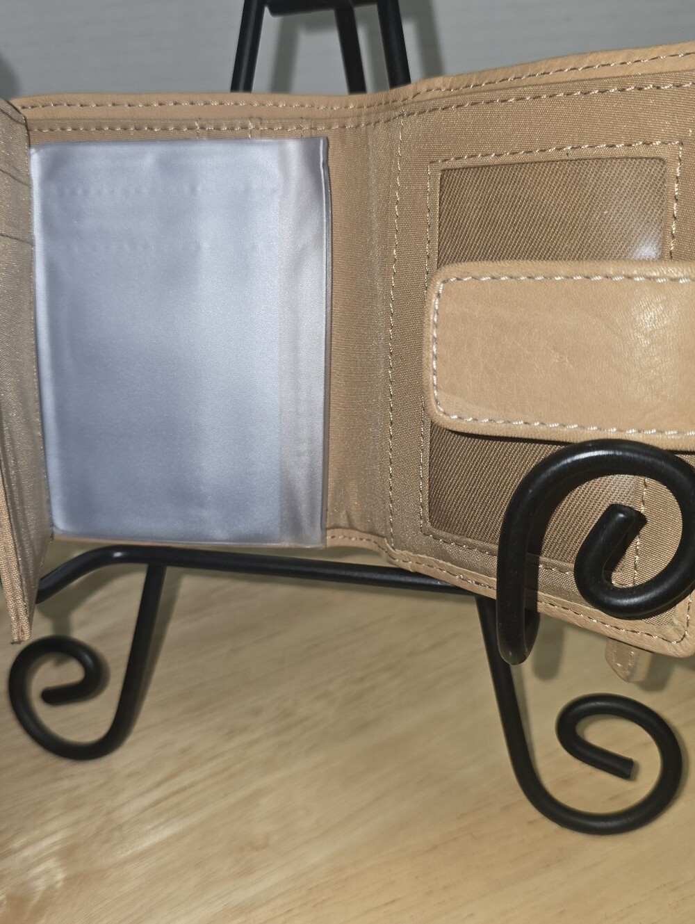 Vintage Fossil Leather Wallet - Picture 6 of 6